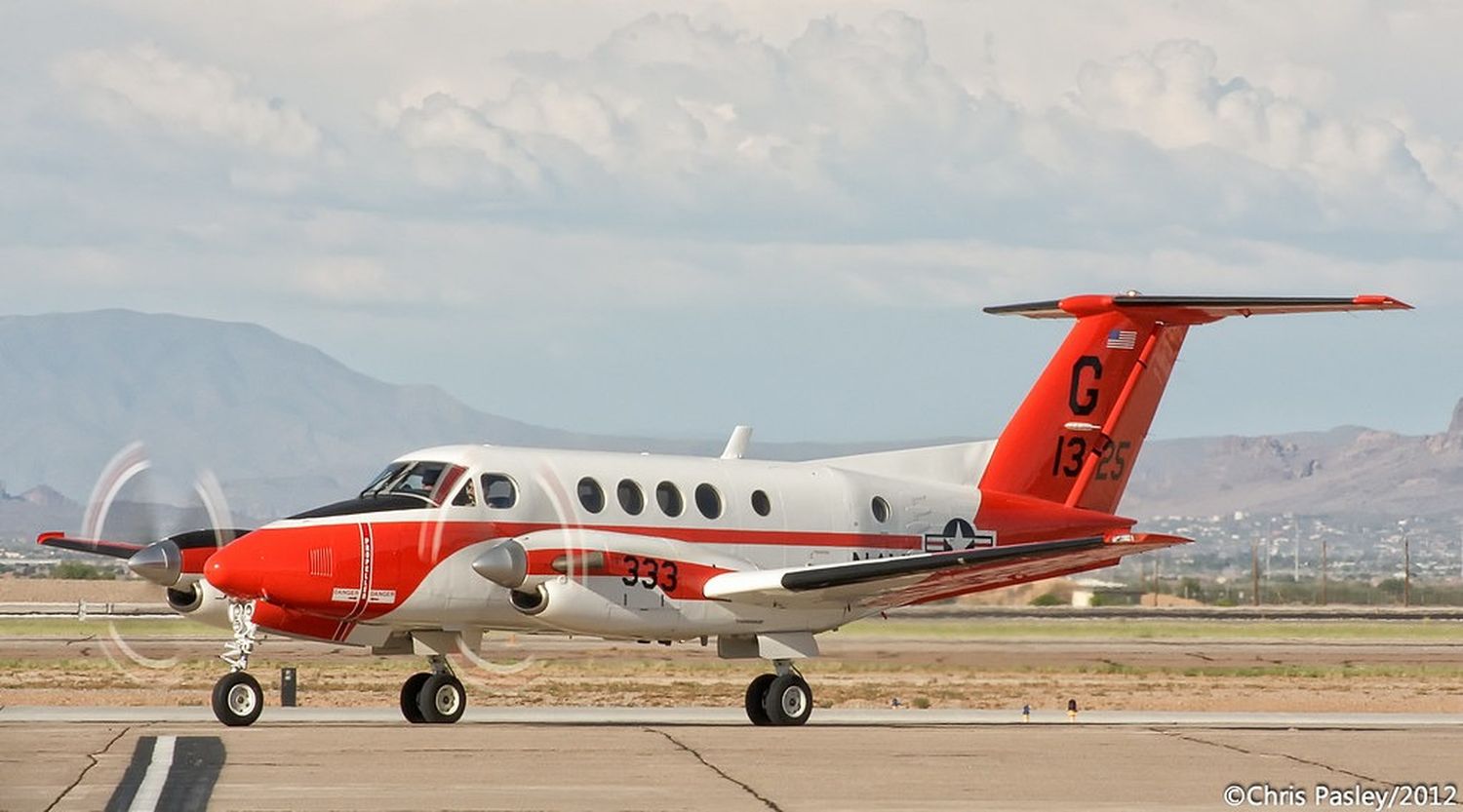 10 Beechcraft TC-12B Huron ex US Navy para la Fuerza Aérea?