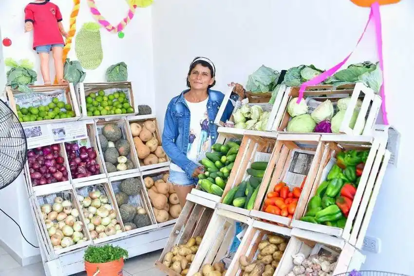 De vender frutas al aire
libre a tener su local propio