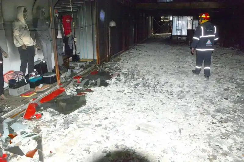 INCENDIO EN GALERIA CENTRAL - 14