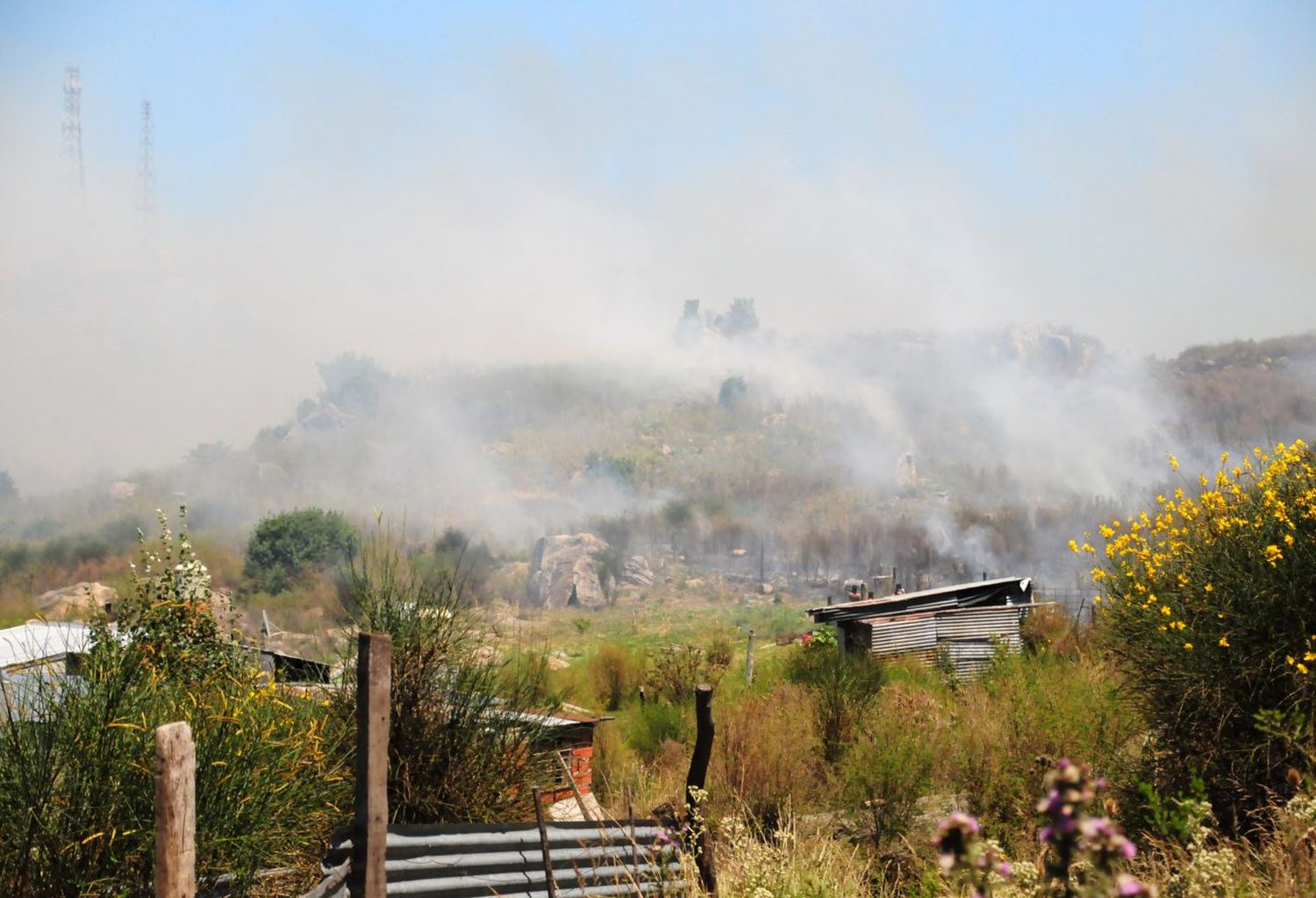 “Sentimos el calor del fuego en el barrio y no recibimos ninguna solución”