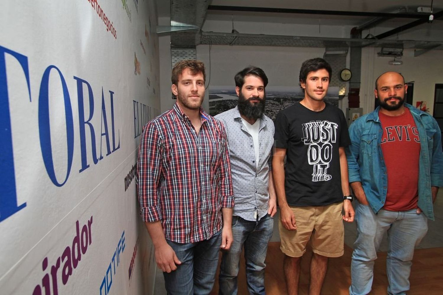 Alumnos de Diseño Industrial desarrollaron una plataforma de producción y almacenamiento de leche