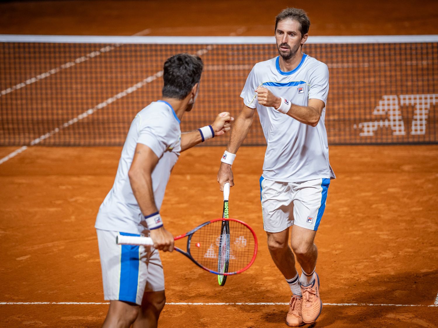 “Machi” González y Molteni tienen rivales para el debut