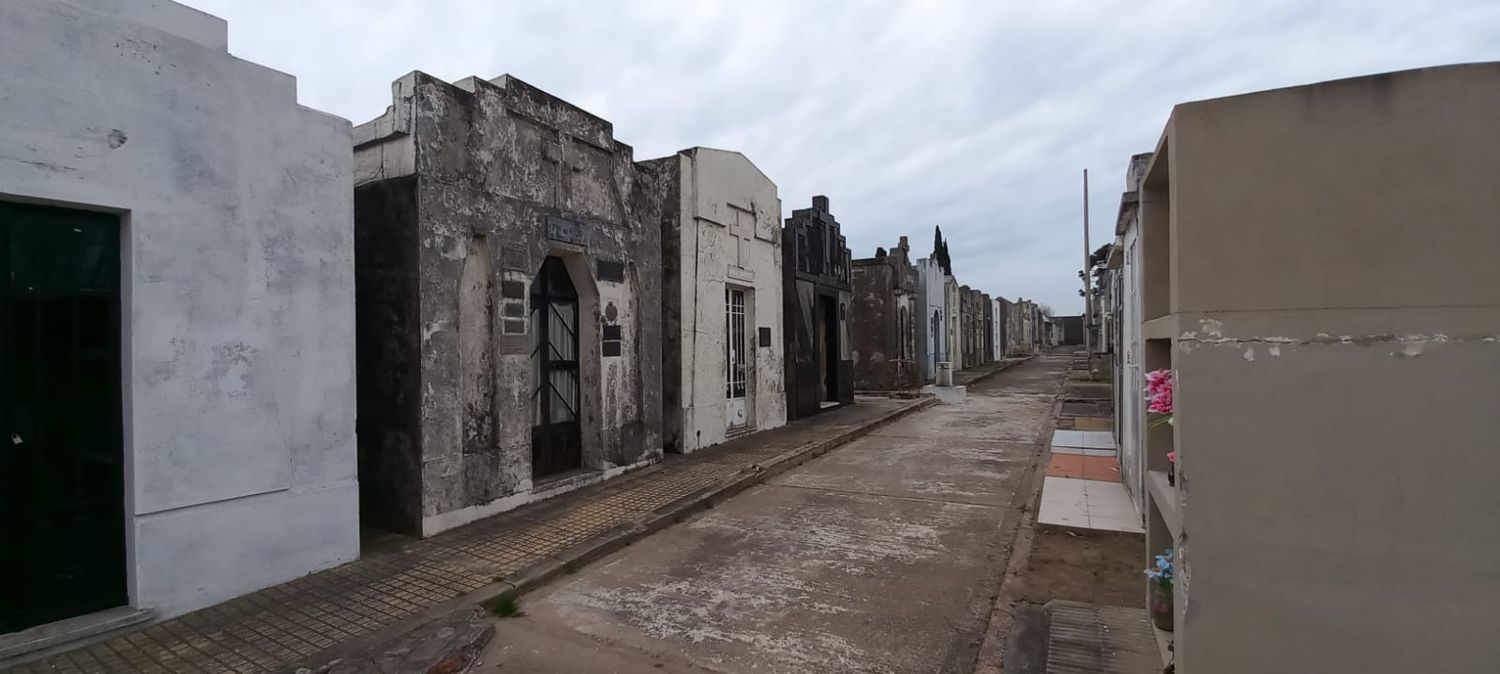 Suman denuncias contra el estafador del Cementerio: engañó hasta a la familia de un exjefe del área