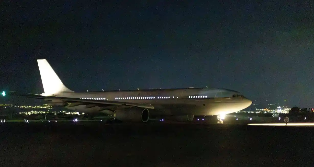 Un avión Voyager de la RAF despega para unirse a la coalición liderada por Estados Unidos desde la RAF Akrotiri para llevar a cabo ataques aéreos contra objetivos militares en Yemen. Foto: vía Reuters.