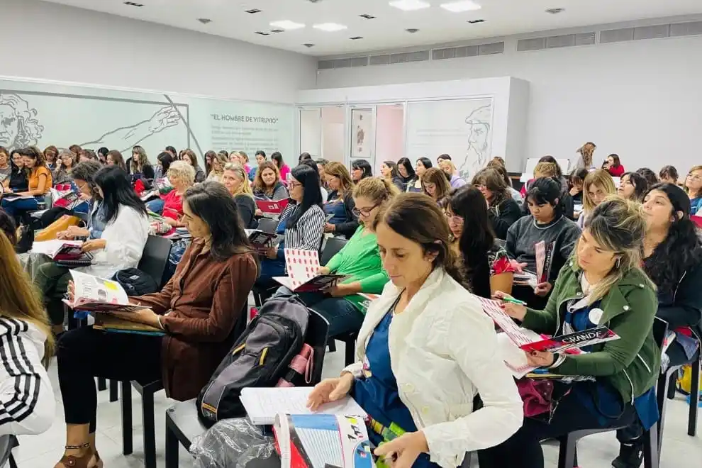 Un total de 700 establecimientos educativos serán beneficiados con la entrega de 10 mil libros para jardines de infantes y salas cuna