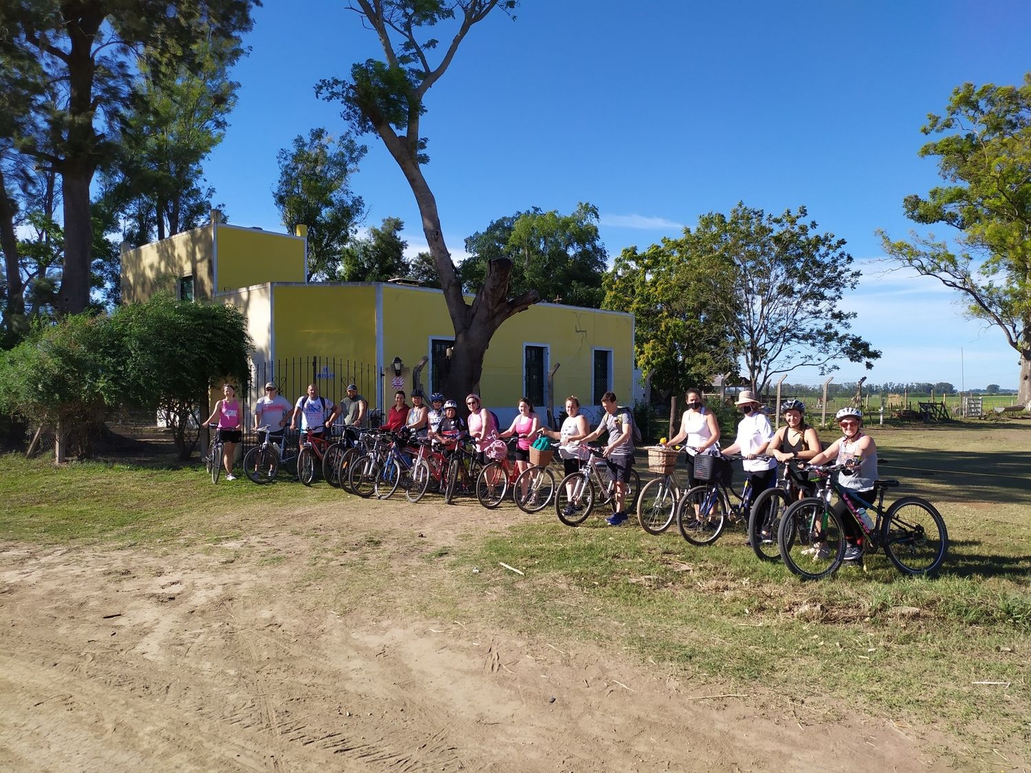 Hubo bicicleteada por caminos rurales en peregrinación a la virgen de Pueblo Doyle