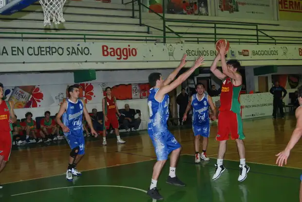 Parque amargó a Neptunia en el inicio del Cuadrangular U19