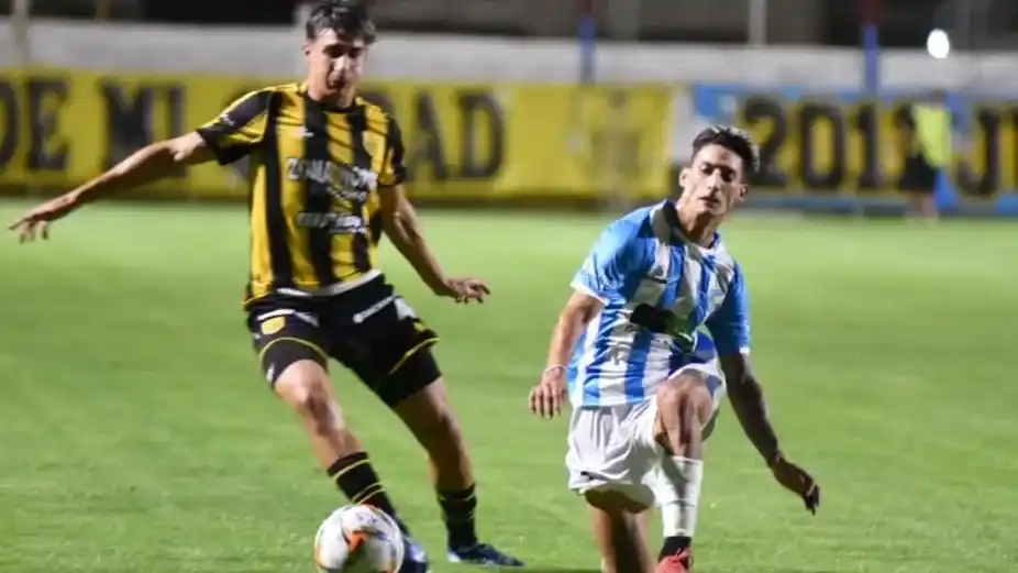 Labaroni frente a Jara, en Santamarina-Sol de Mayo.