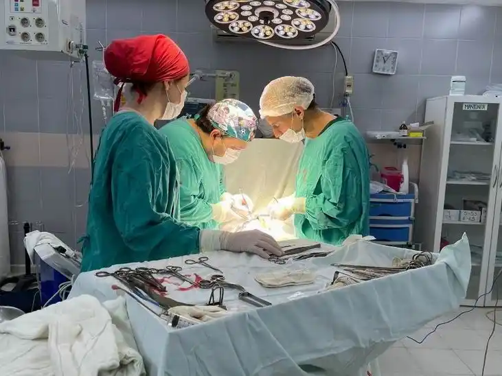 El Hospital de la Madre y el Niño se afianza como
un centro de cirugías neonatales de Alta Complejidad