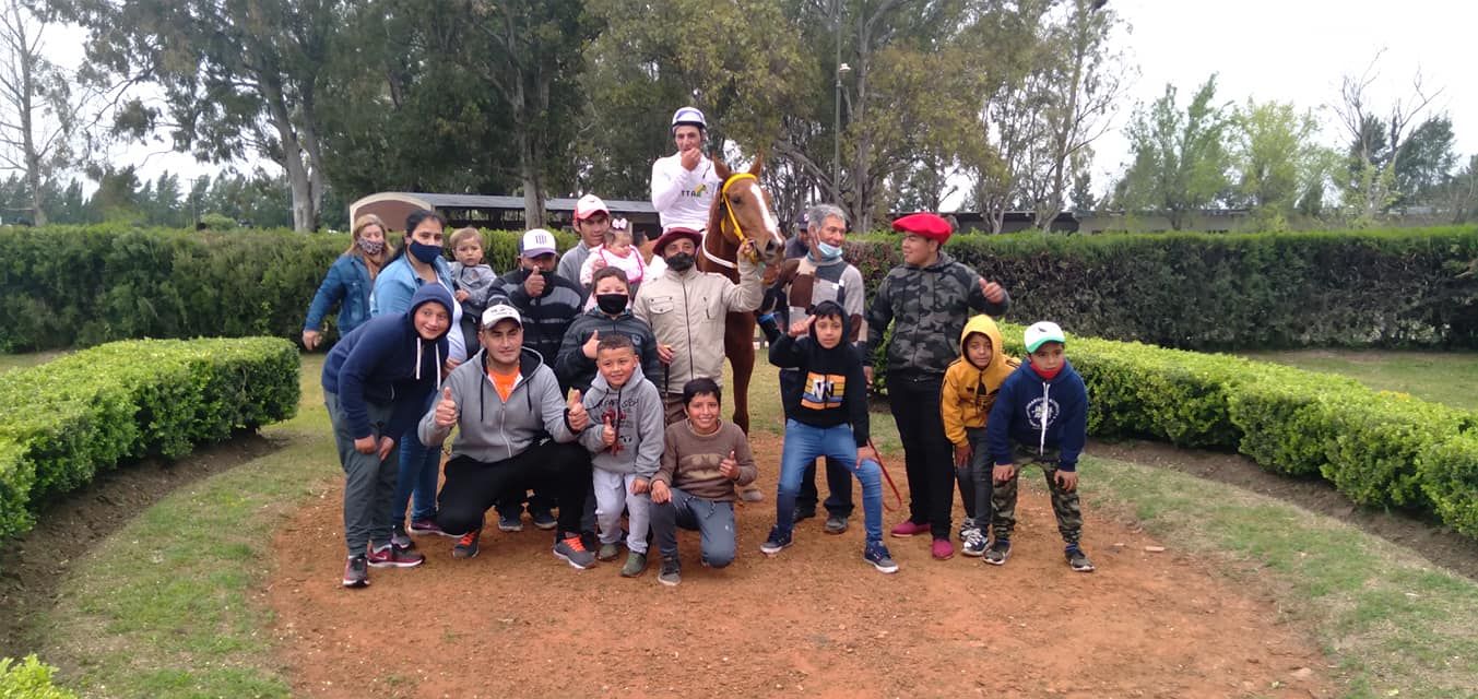 Volvió el turf al hipódromo local