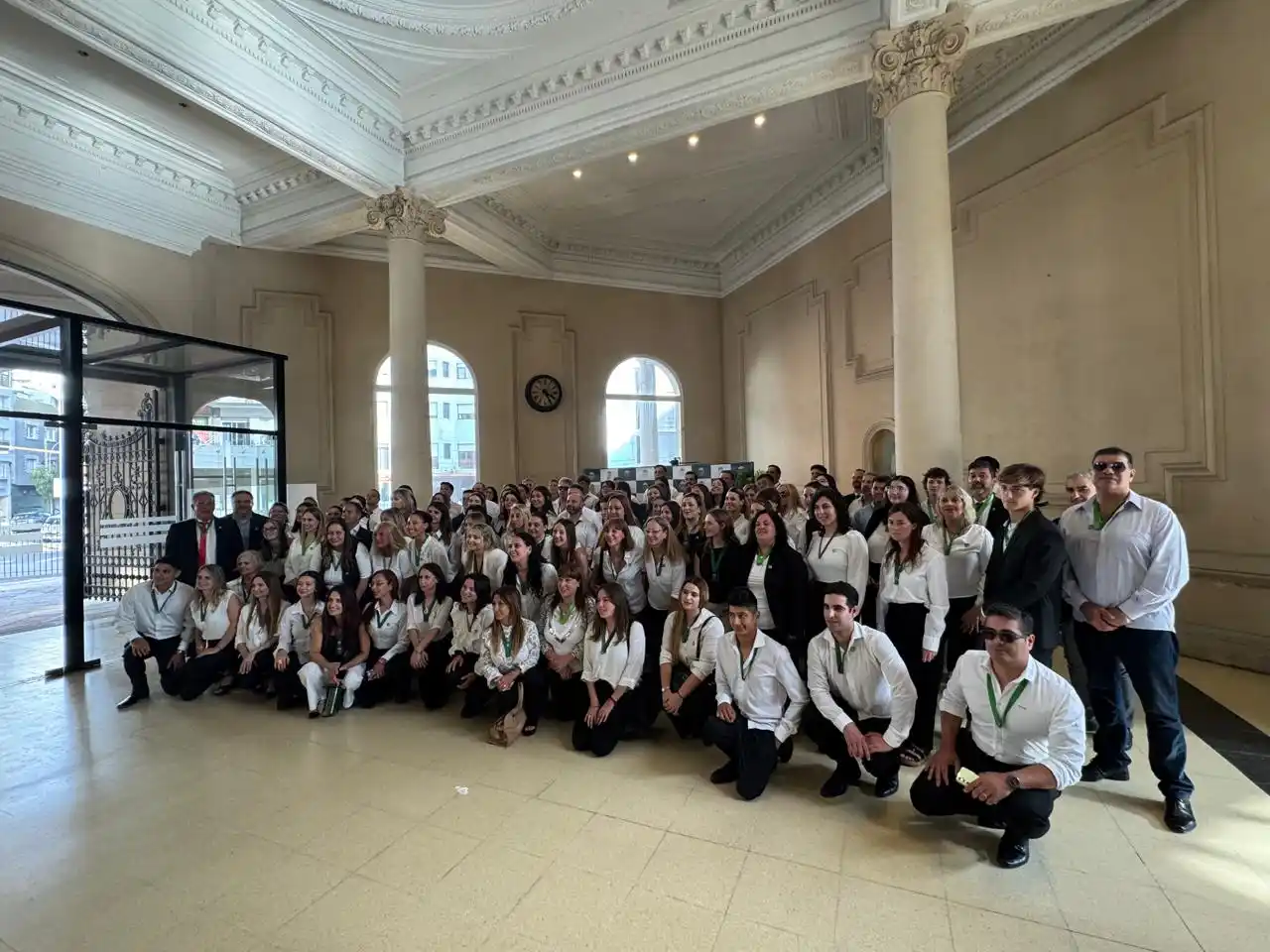 nuevos profesionales celebraron el cierre de sus carreras
