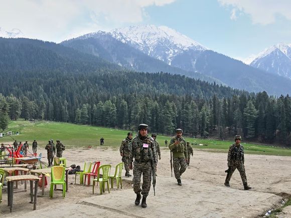 Escala el conflicto entre India y Pakistán: explosiones sacudieron regiones de Cachemira y Amritsar