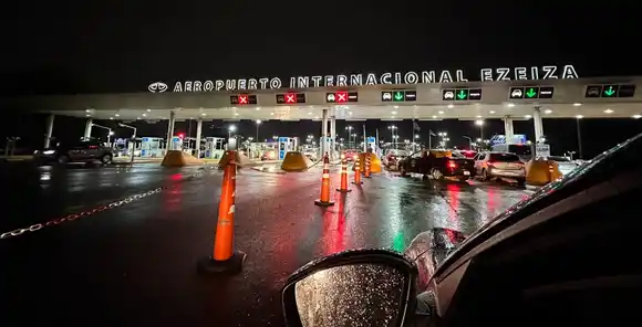 Alarma en el aeropuerto de Ezeiza por amenaza de bomba en un vuelo procedente de Mendoza
