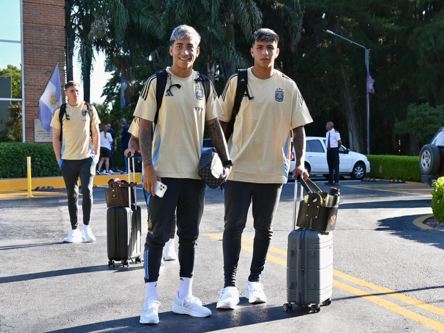 El plantel sub 20, a Chile