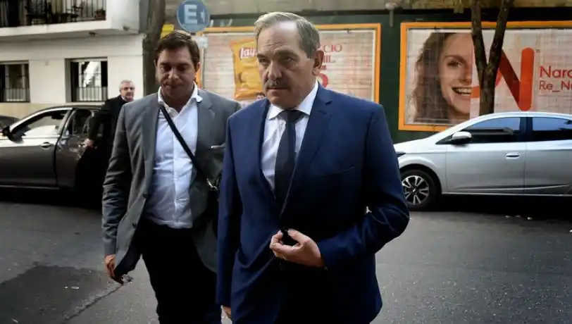 Luego la denuncia por violación, Alperovich pidió licencia en el Senado