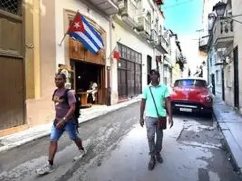 Cuba está dispuesto a estudiar una propuesta de ayuda humanitaria de Estados Unidos.