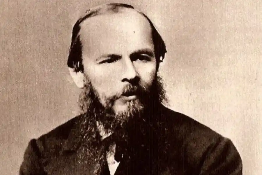 Fiódor Mijáilovich Dostoyevski es uno de los principales escritores de su época en la Rusia Zarista,