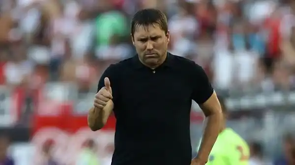 Cuáles son los refuerzos que pidió Coudet para quedarse en Racing