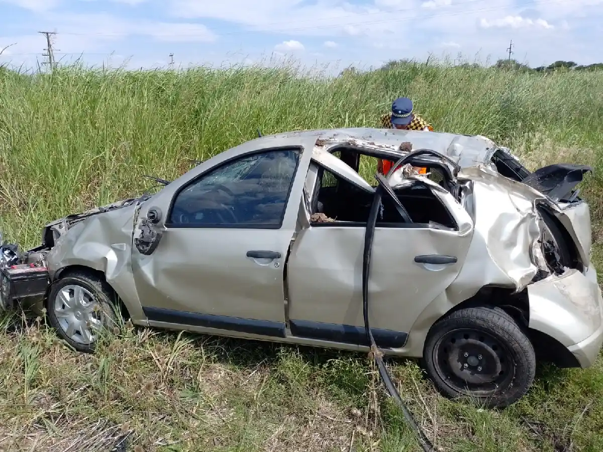 Auto protagonizó un vuelco en la ruta 158