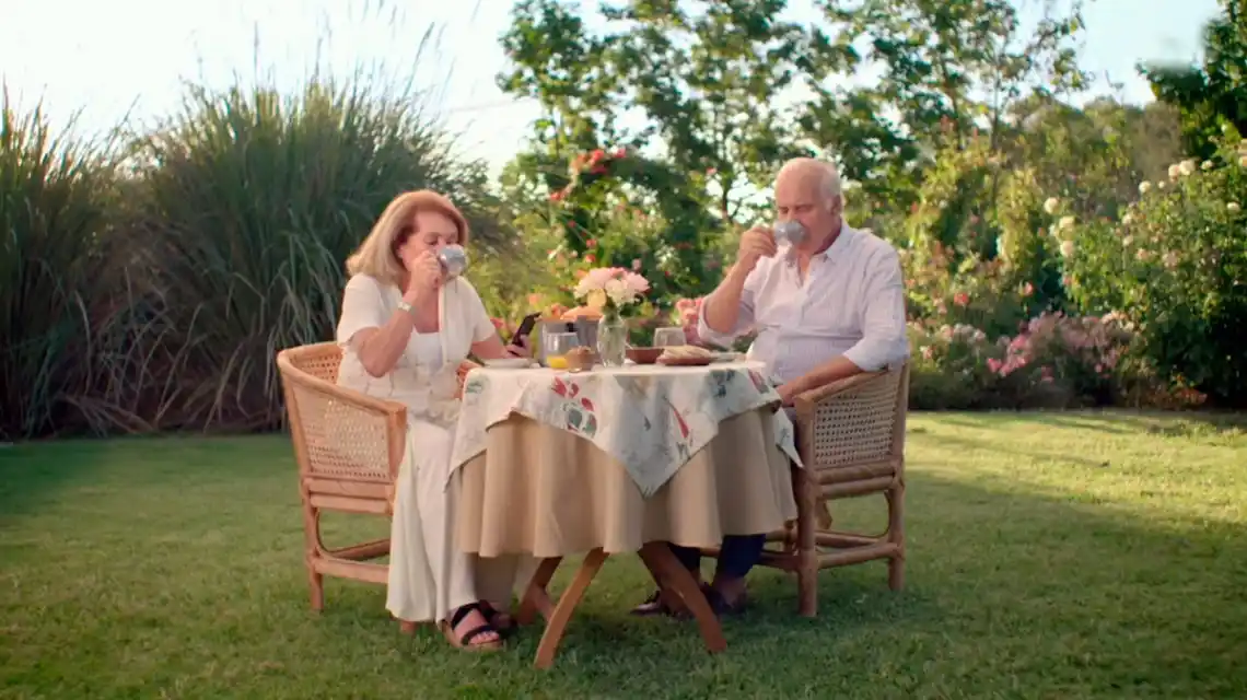 El desopilante video de Mónica y César