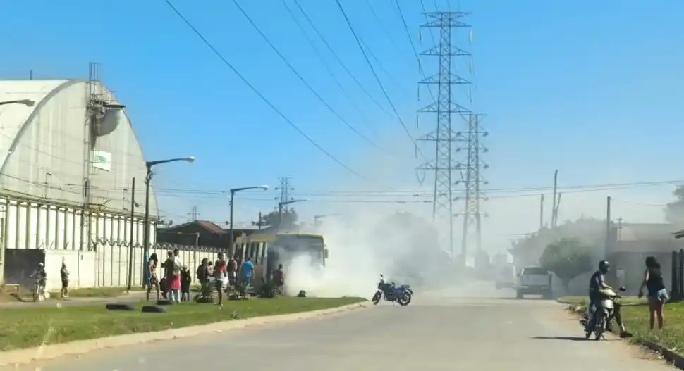 Se incendió un colectivo en Quequén