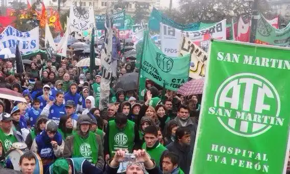 Paro de estatales y docentes en reclamo de reapertura de paritarias