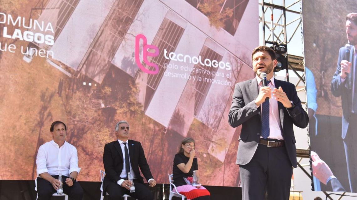 El gobernador dejó inaugurado el Polo Educativo para el Desarrollo y la Innovación.