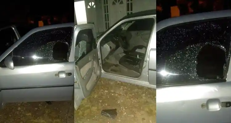 Le destrozaron el auto a una familia mientras dormía