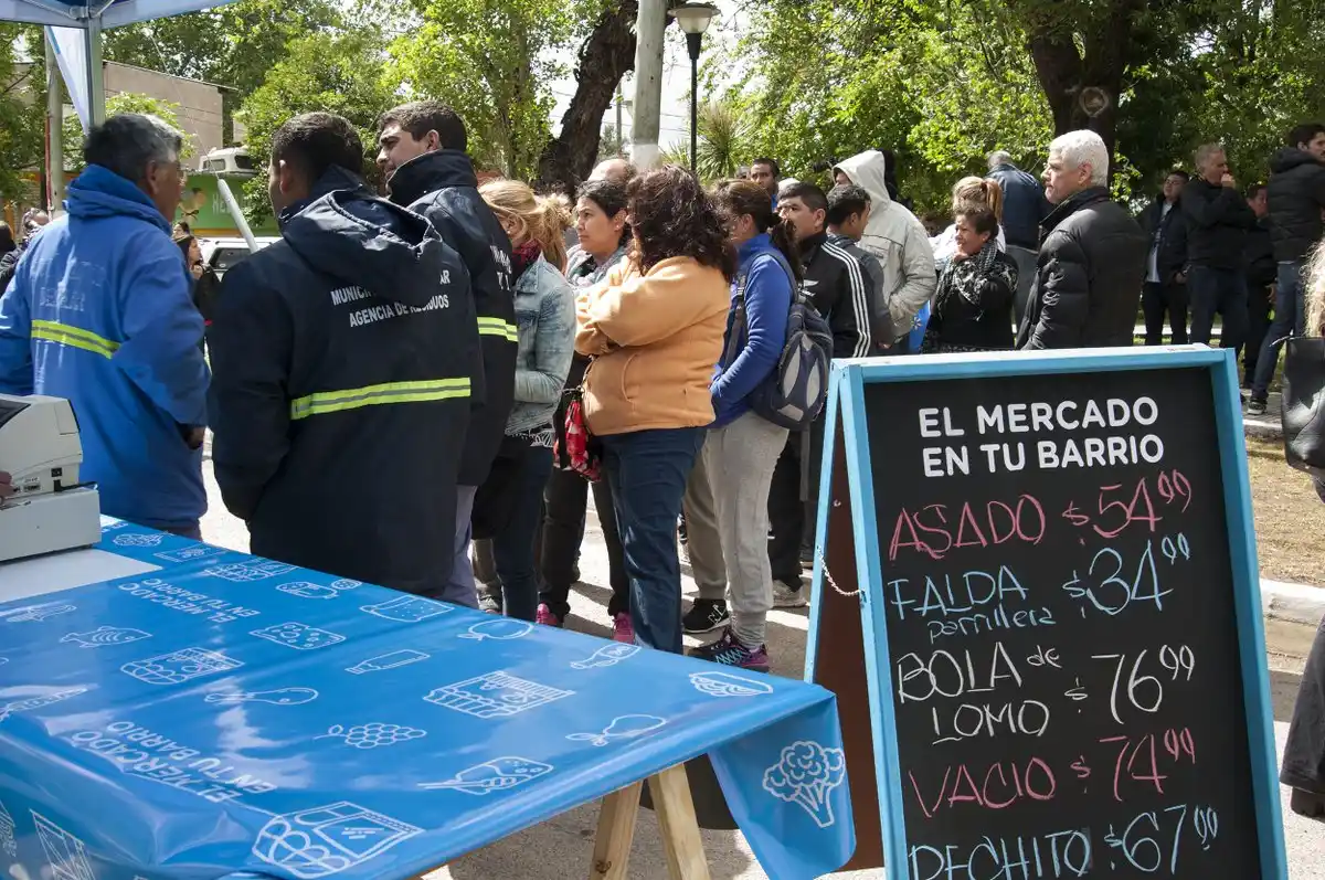 Macri apuntala ferias en el conurbano con asado a $55 y pan a $18