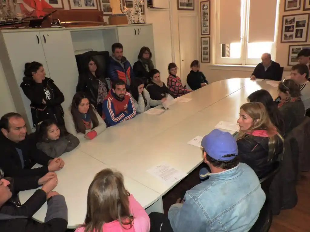 El Municipio entregó nuevos aportes económicos  para micro emprendedores tandilenses