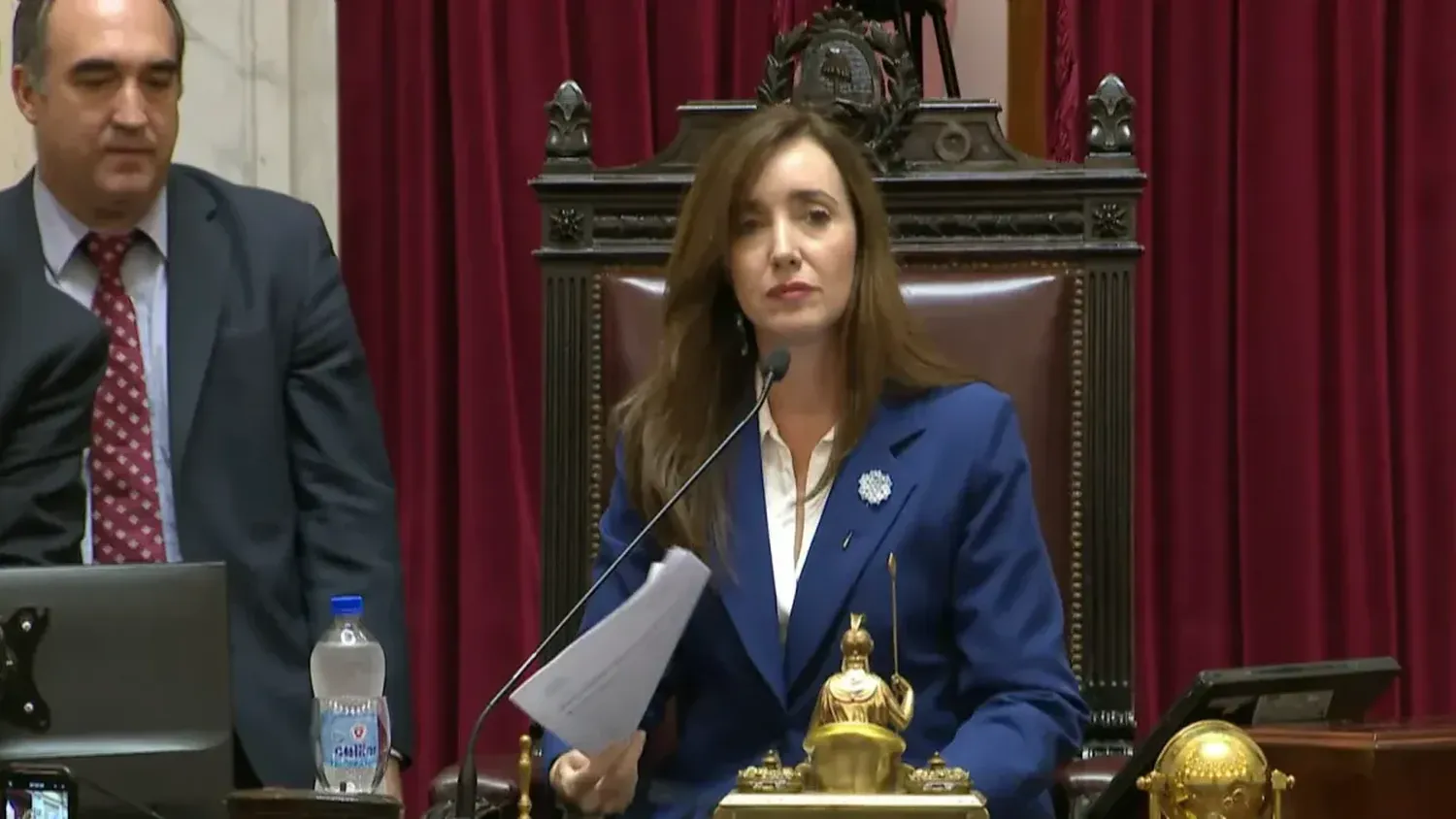 La vicepresidenta, Victoria Villarruel, convocó a los legisladores al Senado.