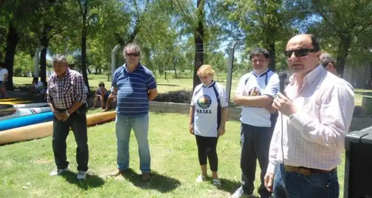 Con la presencia del Intendente, se puso en marcha la Regata de la Soberanía