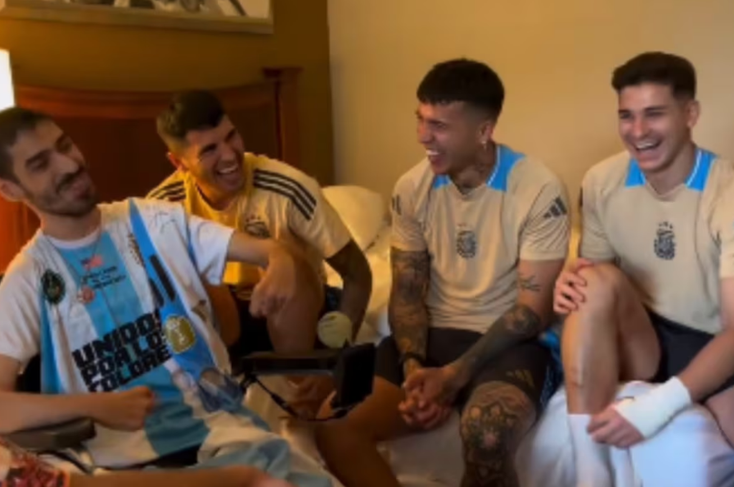 Los jugadores de la Selección argentina vivieron un divertido momento en la concentración. (Video: IG @messias305miami/ Foto: Captura IG @messias305miami).