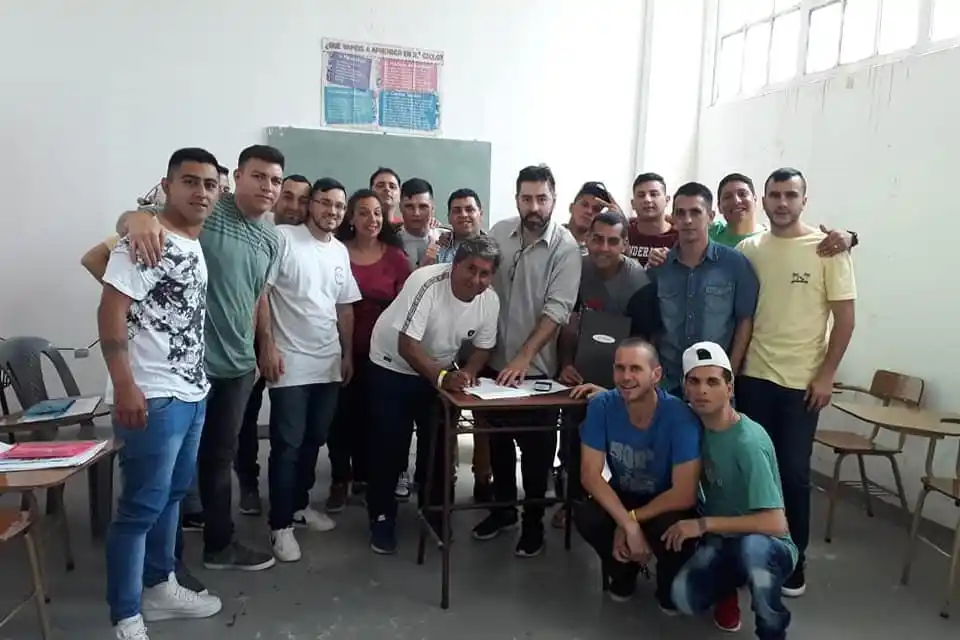 Ziza: cooperativa textil armada por los internos de la Unidad N°6