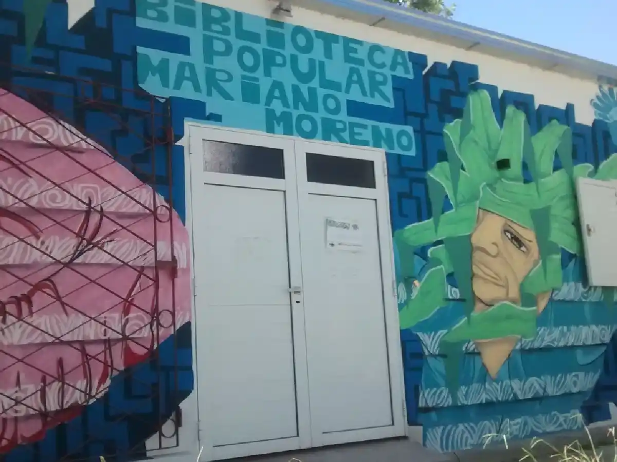 Un club de lectura, motivo  de encuentro y conversación  en barrio Sarmiento   