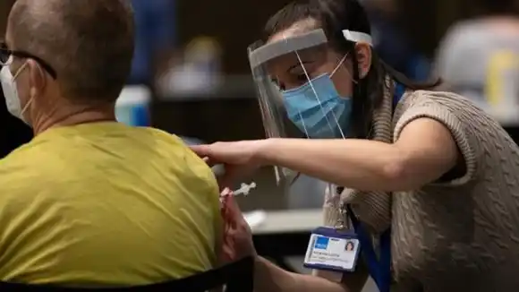 EL MUNDO SE INMUNIZA: al menos 2.000 millones de dosis de vacunas contra la COVID-19 han sido inyectadas