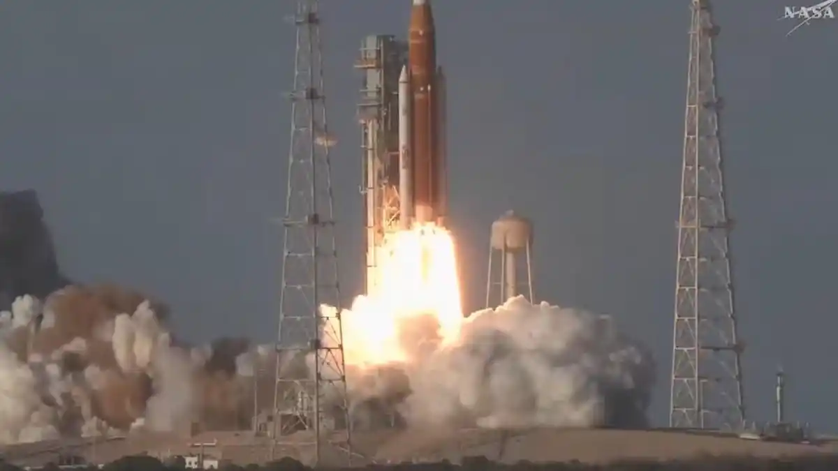 Histórico: despegó Artemis II, la primera misión tripulada que orbitará la Luna luego de más de 50 años