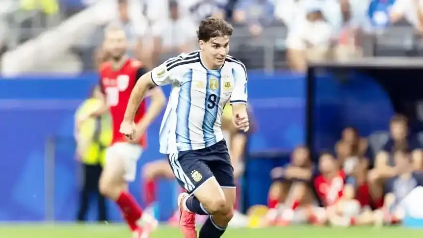 Bombazo de Julián Álvarez: “Lo mejor para todos es una transferencia”