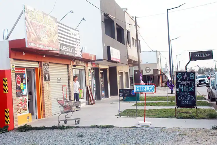 Tras superar la pandemia se habilita un comercio por día