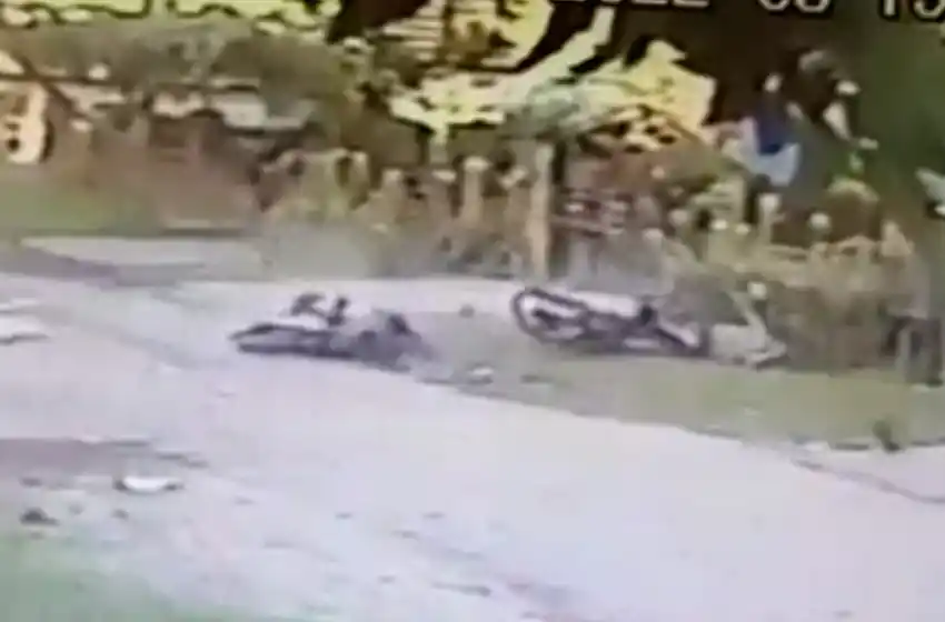 Video: así fue el impactante choque entre dos motos en Faro Norte