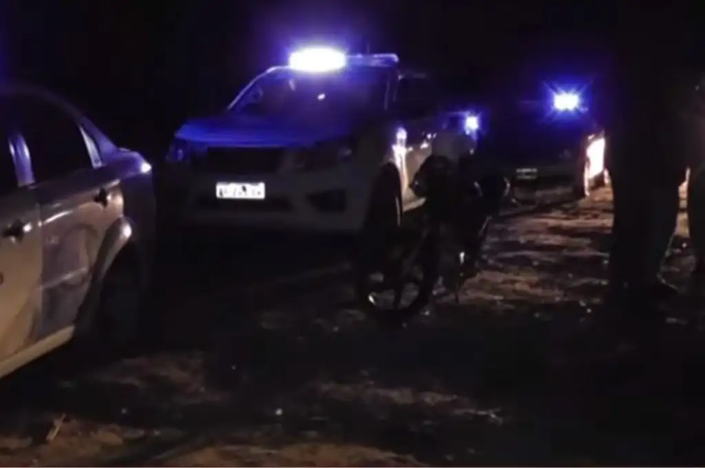 Tragedia en Paraná: un niño se colgó de un camión recolector, resbaló y murió tras caer debajo del vehículo