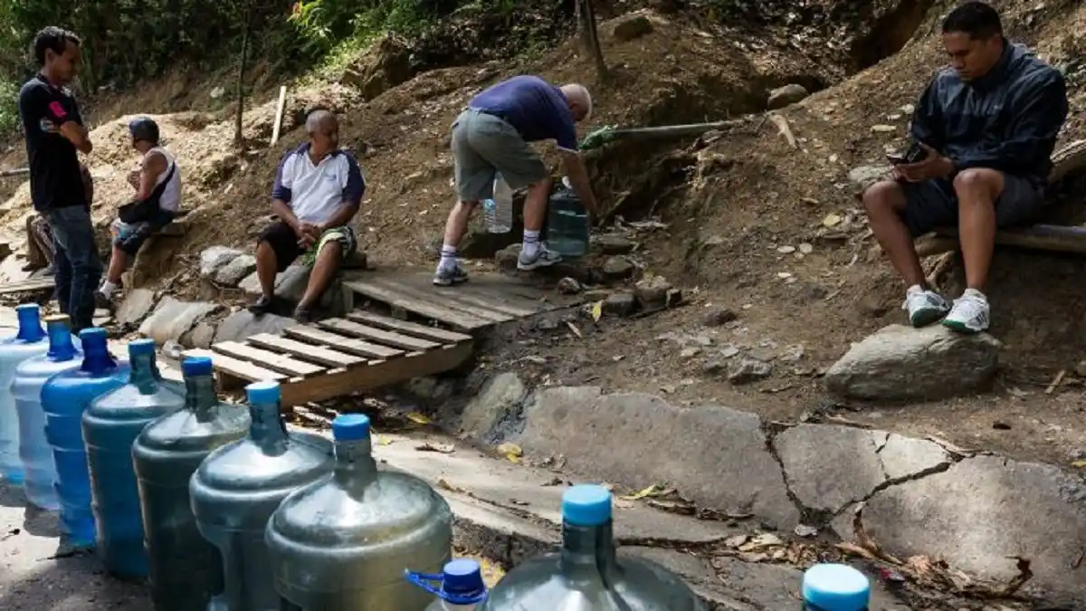 El venezolano recibe solo 57 horas a la semana de AGUA