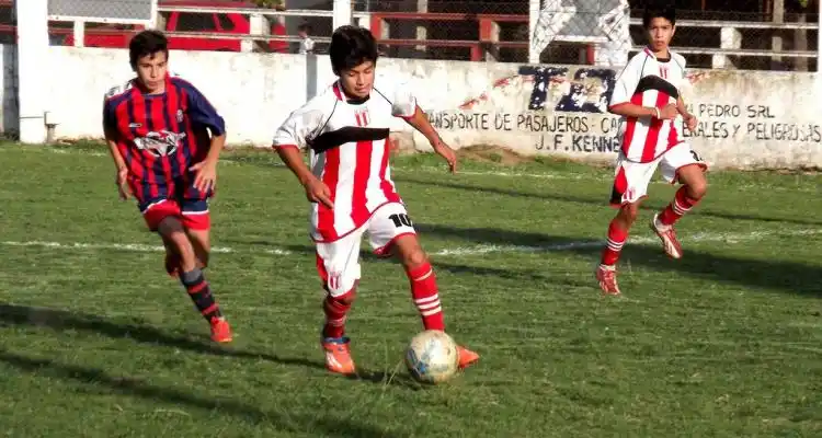 Paraná ganó y es semifinalista del regional