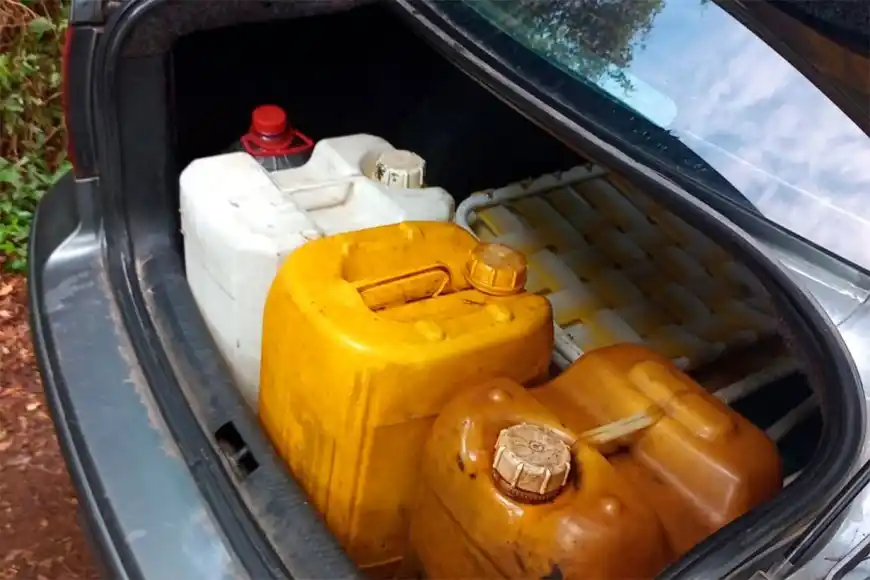 Sospechan que un miembro de una fuerza de seguridad estaba contrabandeando combustible