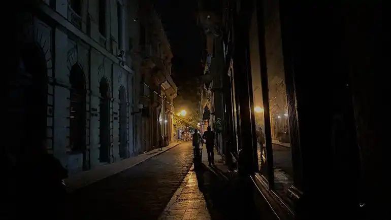 EMERGENCIA ENERGÉTICA EN CUBA: toda la isla sin servicio eléctrico