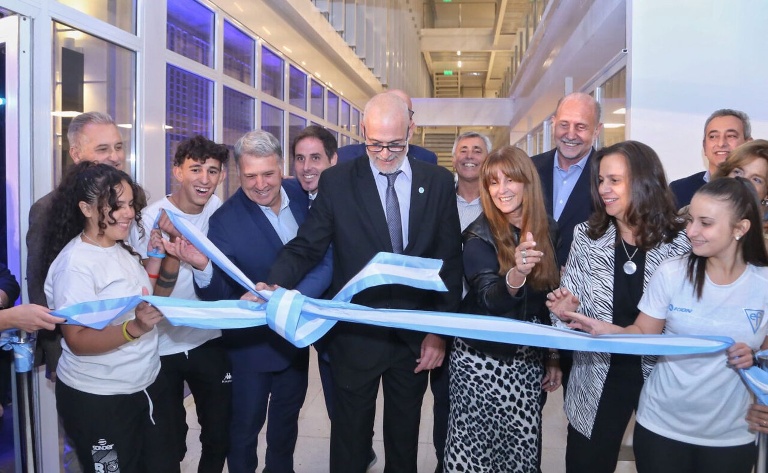 Perotti inauguró el nuevo edificio del Instituto Superior de Educación Física de Rosario