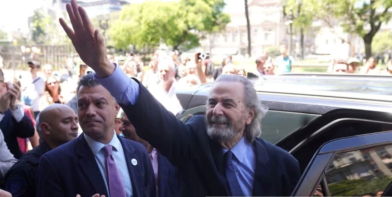 Maqueda se retiró el viernes pasado en medio de aplausos de sus pares y de los empleados del Poder Judicial, mientras tocaba una banda de la Policía Federal.