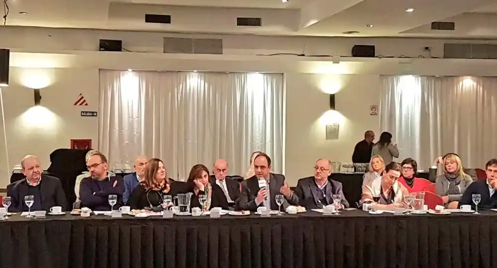 Funcionarios de Gobierno y candidatos de Cambiemos están reunidos en Parque Norte