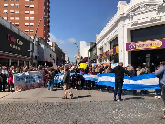 Masiva movilización de los afiliados a IOMA en Tandil