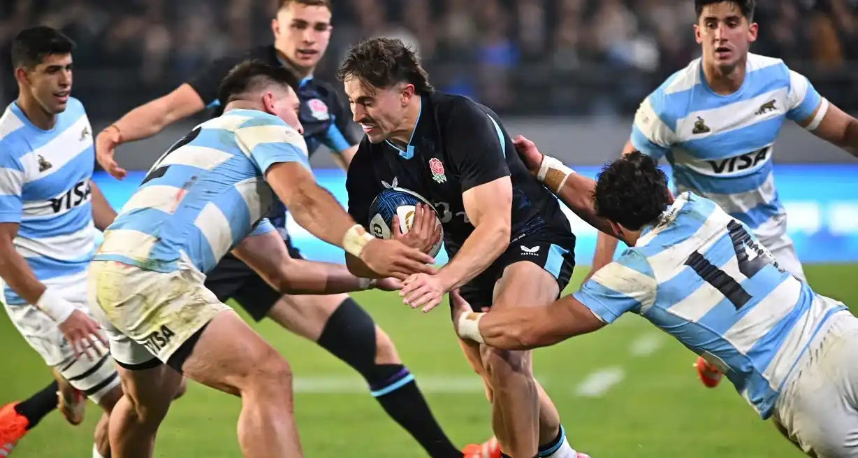 Dura derrota de Argentina en La Plata.